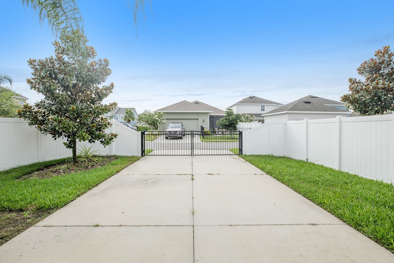 Photo 15 of 19 - 2493 Cornerstone St, Odessa, FL 33556