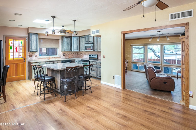 Photo 7 of 31 - 2515 N Rising Star Trl, Tucson, AZ 85745