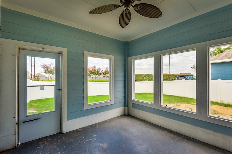 Photo 25 of 28 - 905 Charleston Ln, Savannah, TX 76227