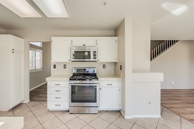 Photo 4 of 17 - 1568 N Grove St, Redlands, CA 92374