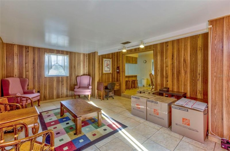Photo 25 of 37 - 2202 Whitney Pl, Valrico, FL 33594