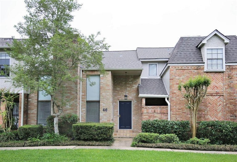 Photo 1 of 28 - 727 Bunker Hill Rd #40, Houston, TX 77024