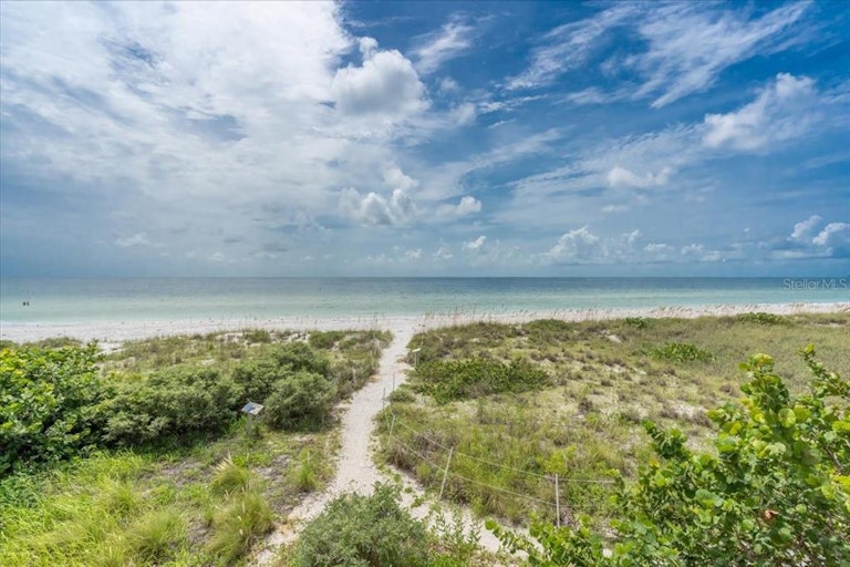 Photo 27 of 58 - 9548 W Gulf Blvd, Treasure Island, FL 33706
