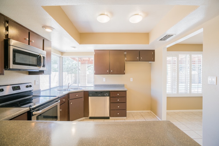 Photo 4 of 19 - 4931 W Mountain View Rd, Glendale, AZ 85302