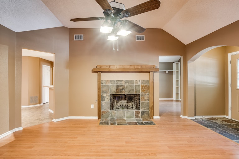Photo 8 of 29 - 720 Ridgemont Dr, Allen, TX 75002