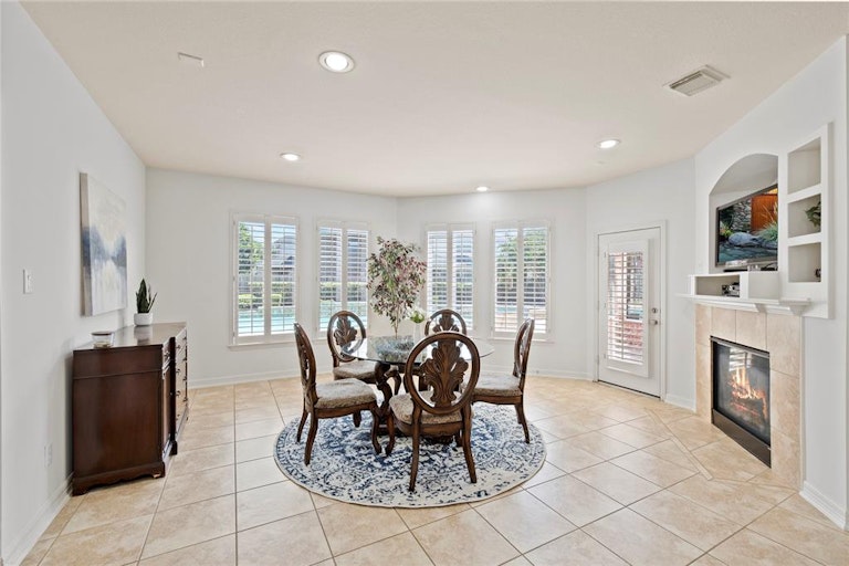 Photo 15 of 46 - 7006 Monarch Lake Ln, Katy, TX 77494