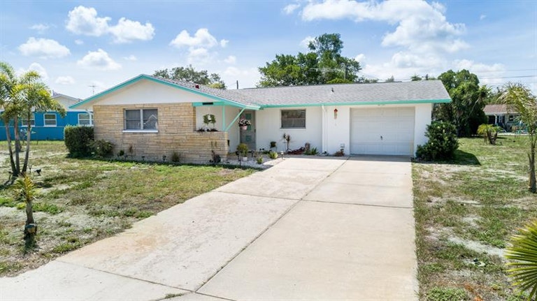 Photo 31 of 36 - 7608 Redcoat Ave, Port Richey, FL 34668