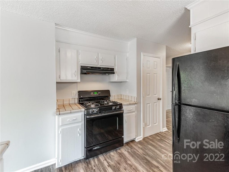 Photo 14 of 38 - 2654 Castle Hill Rd, Gastonia, NC 28052