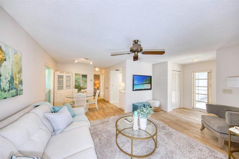 Photo 6 of 39 - 1614 Berwick Ct Unit C, Palm Harbor, FL 34684