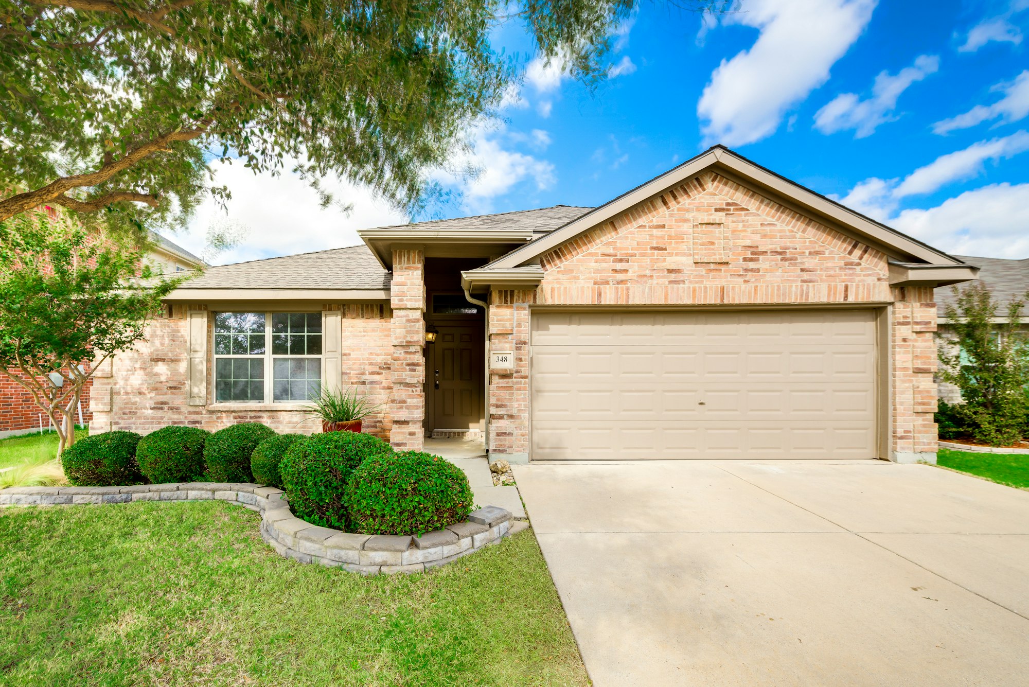 Photo 1 of 26 - 348 Chalkstone Dr, Fort Worth, TX 76131