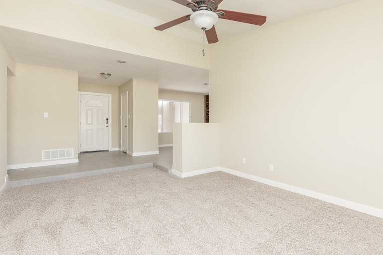 Photo 11 of 26 - 3926 W Campo Bello Dr, Glendale, AZ 85308