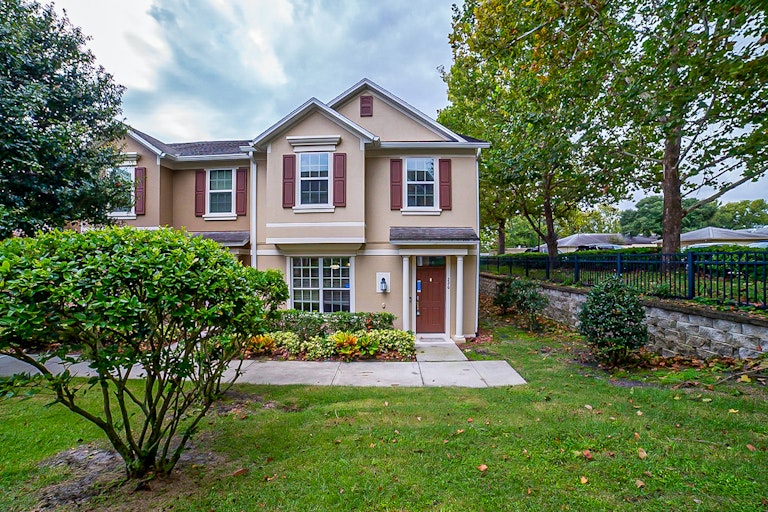 Photo 1 of 14 - 226 Silverglen Ln, Altamonte Springs, FL 32714
