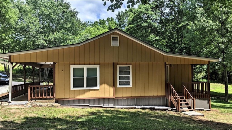 Photo 11 of 41 - 5585 Villa Rica Hwy, Dallas, GA 30157