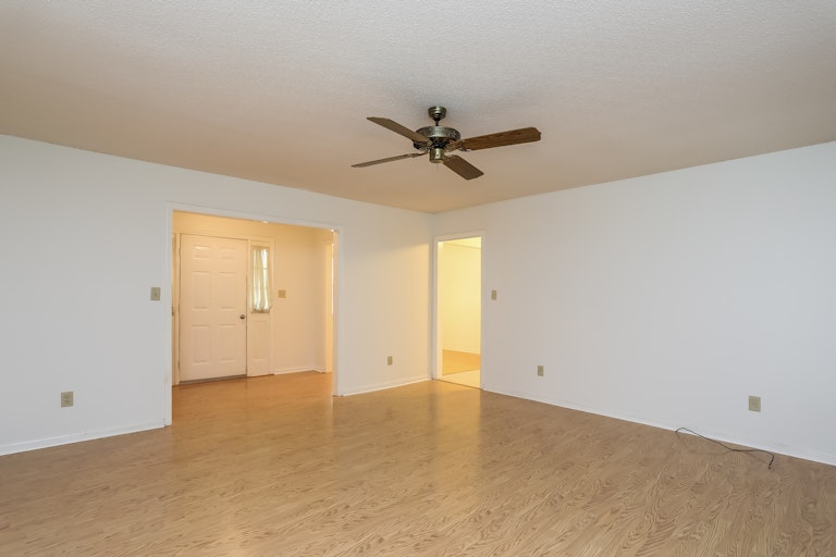 Photo 7 of 24 - 7240 Mine Shaft Rd, Raleigh, NC 27615