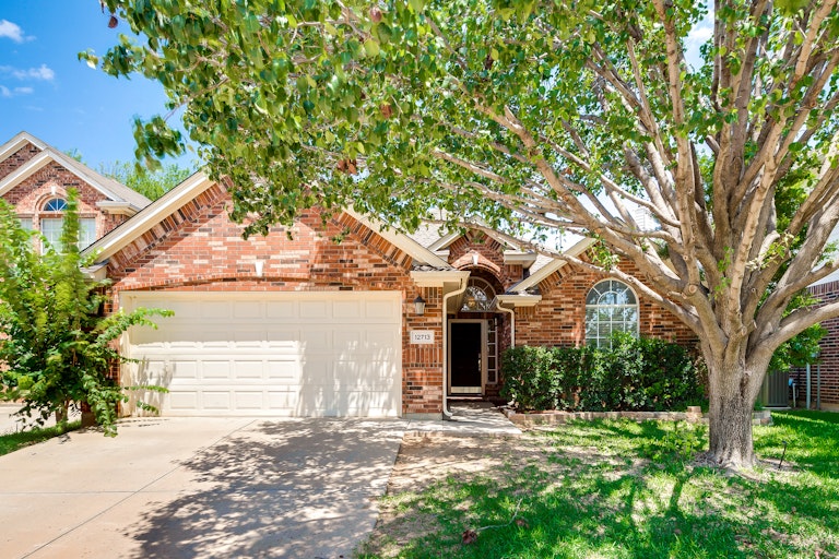 Photo 1 of 29 - 12713 Sweet Bay Dr, Euless, TX 76040