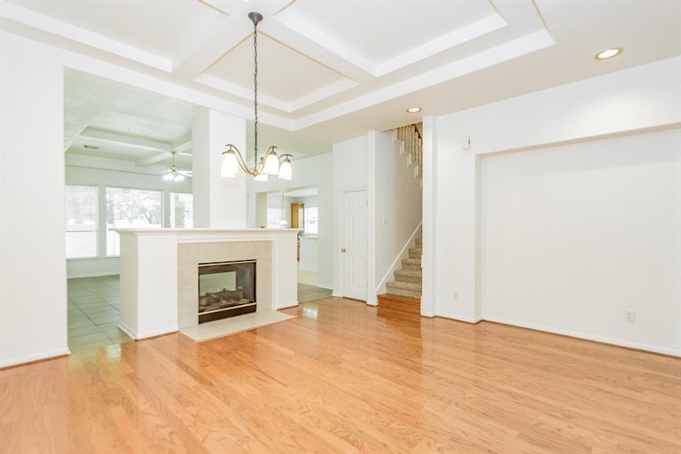 Photo 17 of 37 - 13106 Ryaneagles Dr, Houston, TX 77044