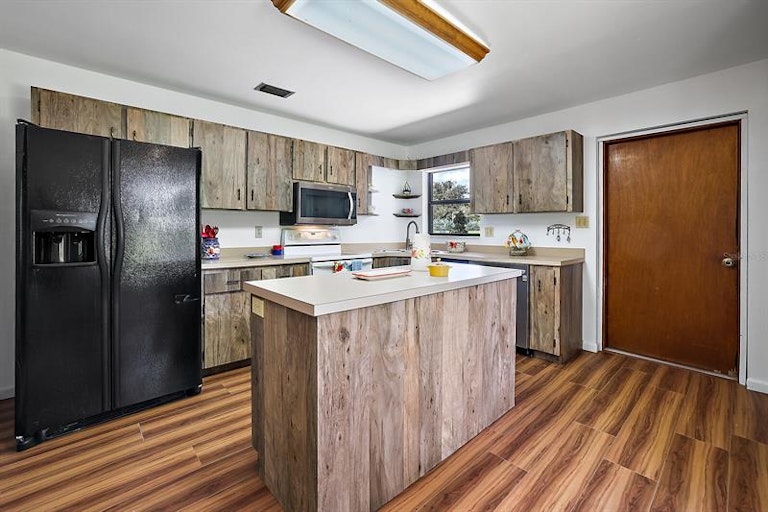 Photo 21 of 35 - 1449 Irma Rd, Eustis, FL 32726