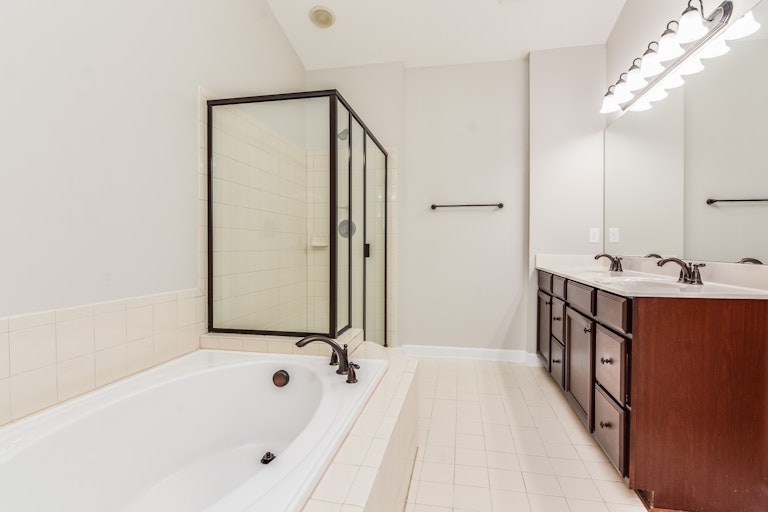 Photo 14 of 20 - 1100 Crinoline Ln, Morrisville, NC 27560