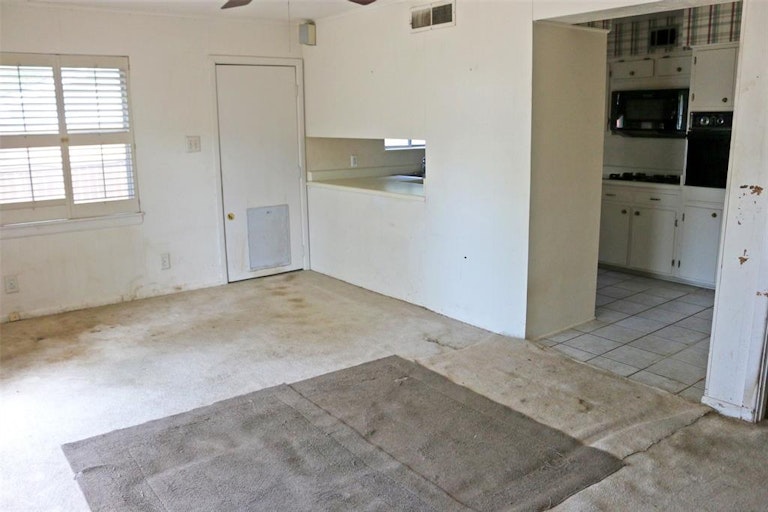 Photo 4 of 15 - 3216 Damascus Way, Dallas, TX 75234