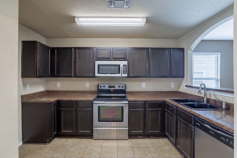 Photo 4 of 17 - 9619 Copper Rock, Converse, TX 78109