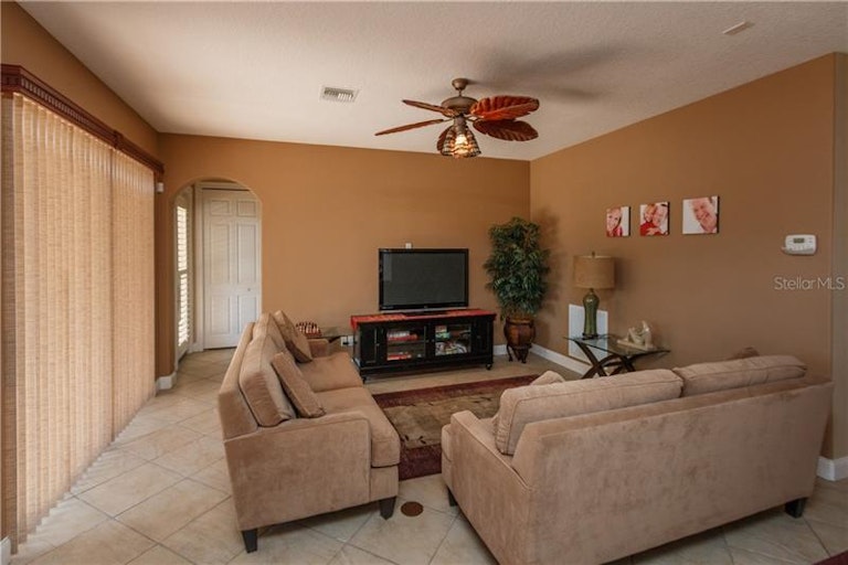 Photo 11 of 23 - 49 Braelock Dr, Ocoee, FL 34761