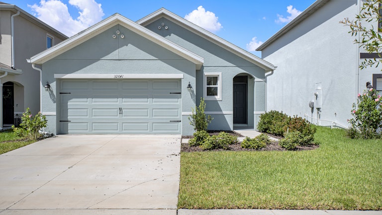 Photo 1 of 17 - 32641 Abby Lax Ln, Wesley Chapel, FL 33543