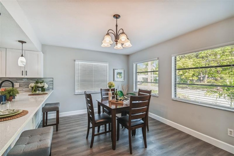 Photo 14 of 42 - 8010 Diagonal Rd N, Saint Petersburg, FL 33702
