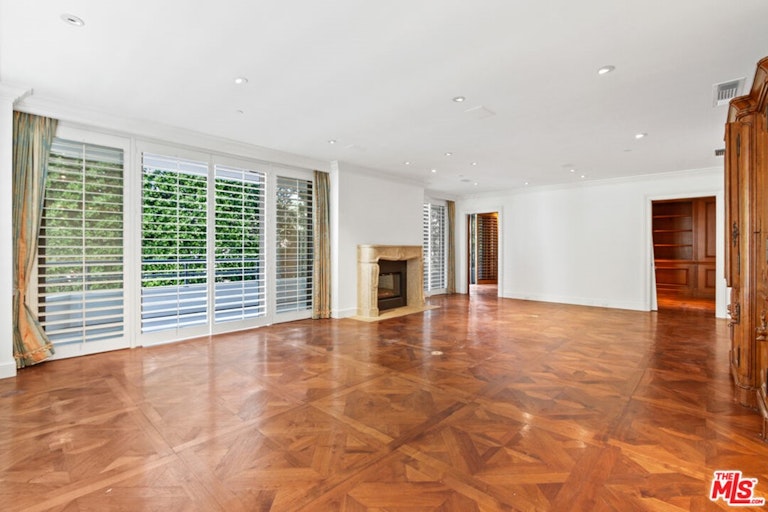 Photo 6 of 40 - 10601 Wilshire Blvd #404, Los Angeles, CA 90024