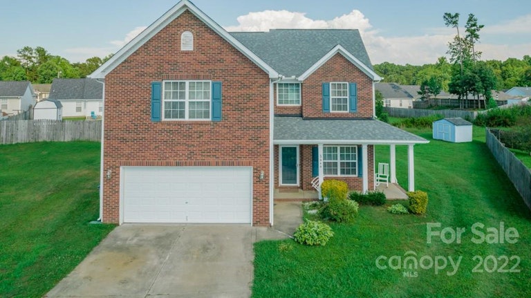 Photo 1 of 28 - 2940 Ireton Pl, Kannapolis, NC 28083