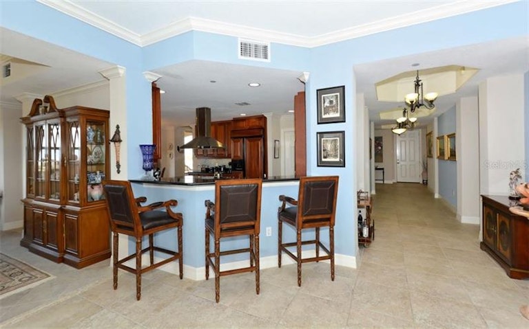 Photo 8 of 25 - 1921 Monte Carlo Dr #703, Sarasota, FL 34231