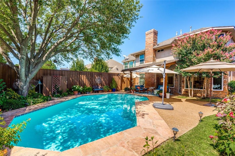 Photo 6 of 27 - 8609 Clear Sky Dr, Plano, TX 75025