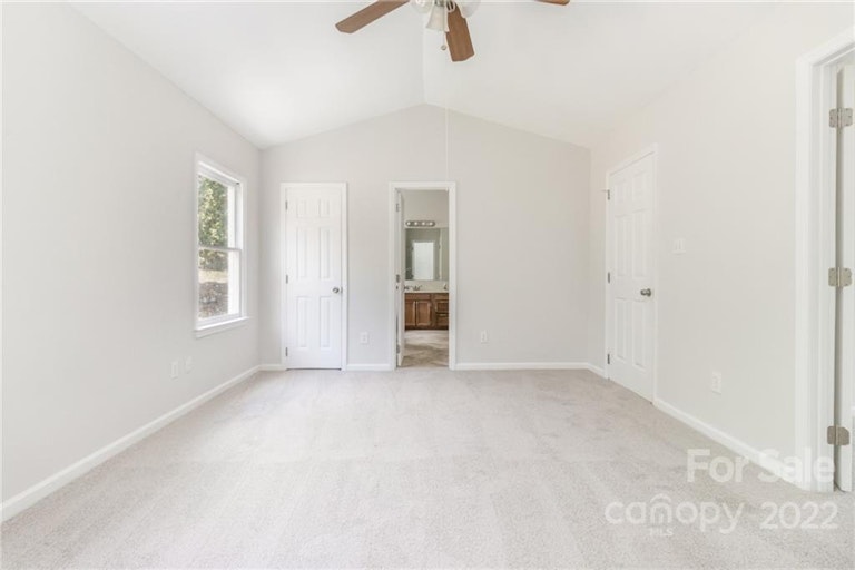 Photo 6 of 32 - 11231 Shandon Way Ln, Charlotte, NC 28262
