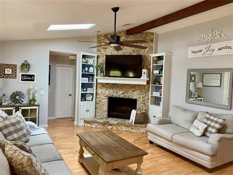 Photo 12 of 23 - 805 E Lansdowne Ave, Orange City, FL 32763