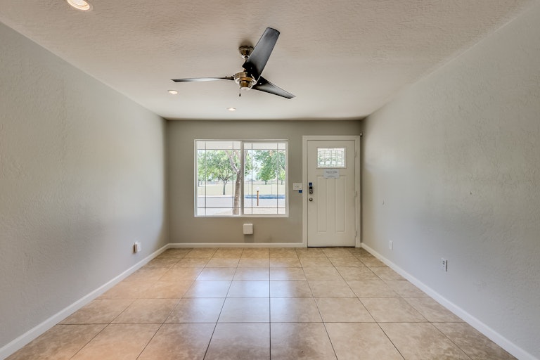 Photo 6 of 30 - 5916 S McKemy St, Tempe, AZ 85283