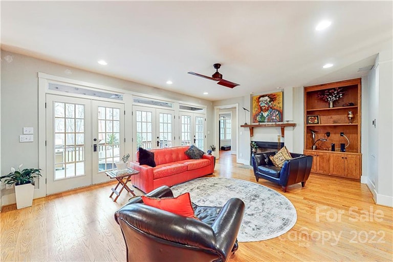 Photo 4 of 46 - 316 Culloden Rd, Iron Station, NC 28080