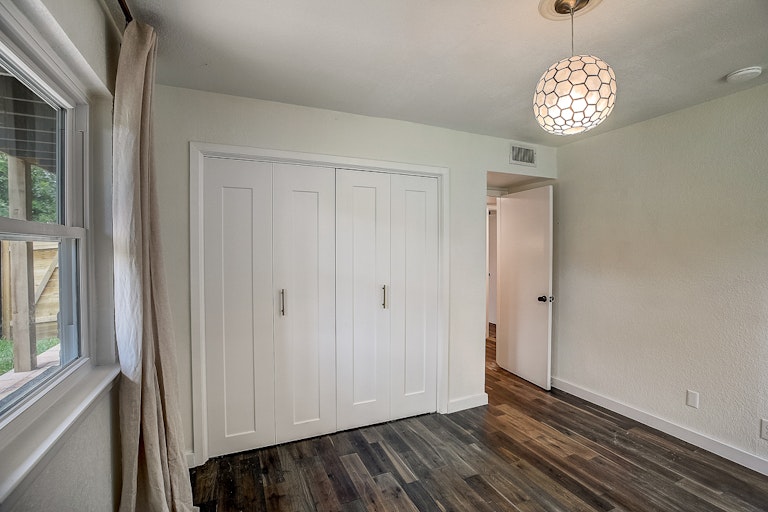 Photo 47 of 50 - 8103 Shiloh Ct, Austin, TX 78745