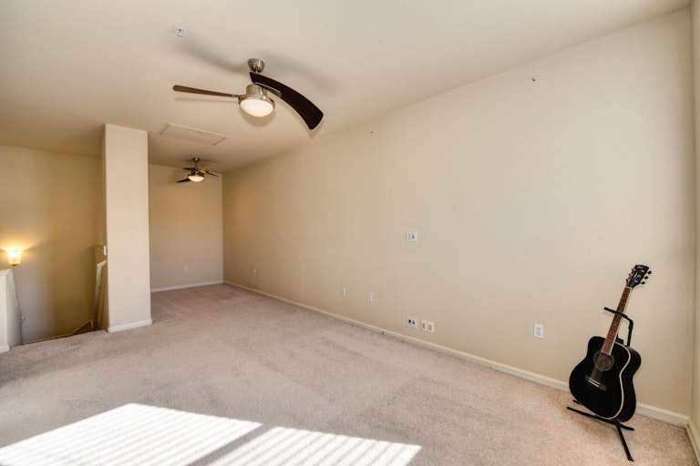 Photo 25 of 40 - 1000 Moon Cir #1026, Folsom, CA 95630