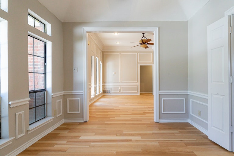 Photo 17 of 36 - 1721 Knob Hill Dr, Garland, TX 75043