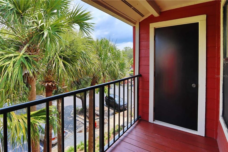 Photo 9 of 30 - 8681 Key Royale Ln #302, Tampa, FL 33614