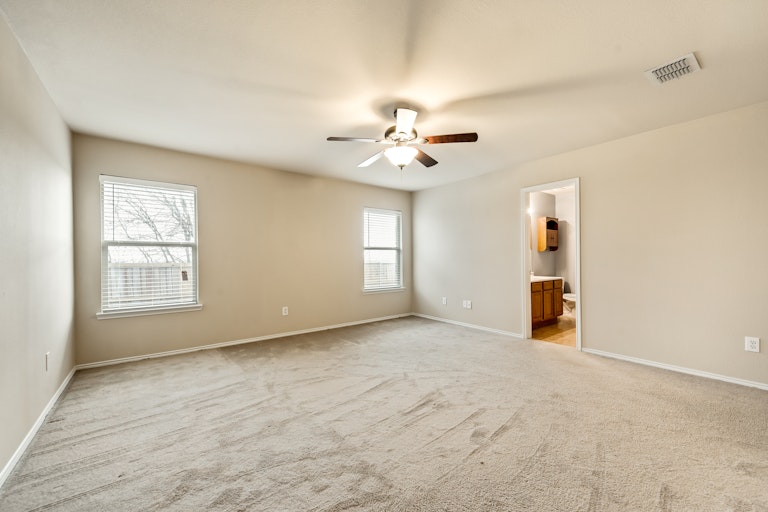 Photo 16 of 23 - 536 Laurel Ln, Fate, TX 75087