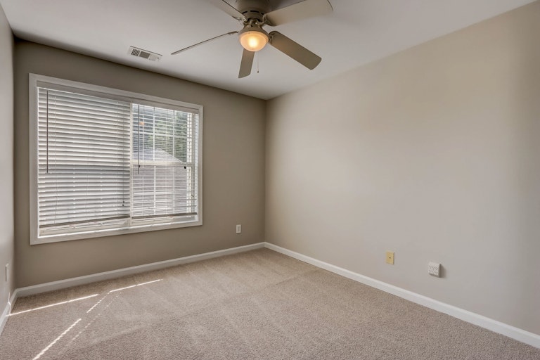 Photo 18 of 27 - 4625 Flat Willow Pl, Douglasville, GA 30135