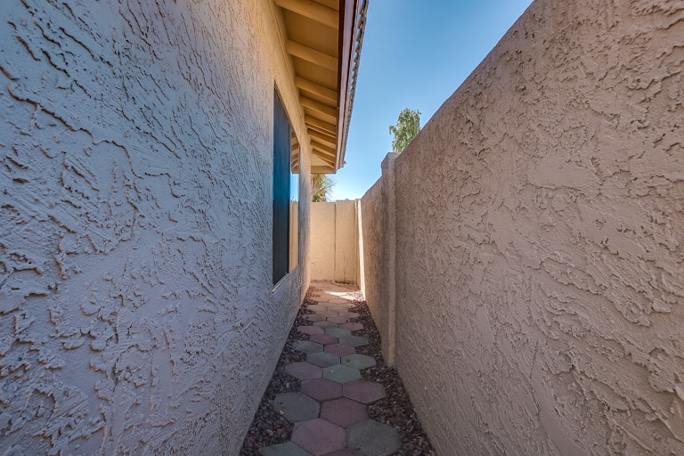 Photo 30 of 34 - 5220 E Tunder Cir, Phoenix, AZ 85044