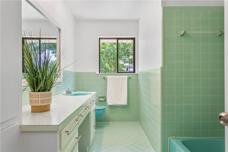 Photo 18 of 26 - 109 Shannon Ln, Georgetown, TX 78628