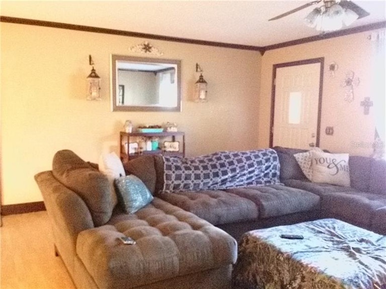 Photo 4 of 12 - 5121 Idlewood Ln, Lakeland, FL 33811
