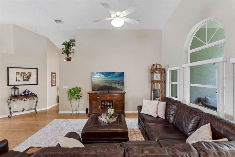 Photo 5 of 43 - 515 Sagecreek Ct, Winter Springs, FL 32708