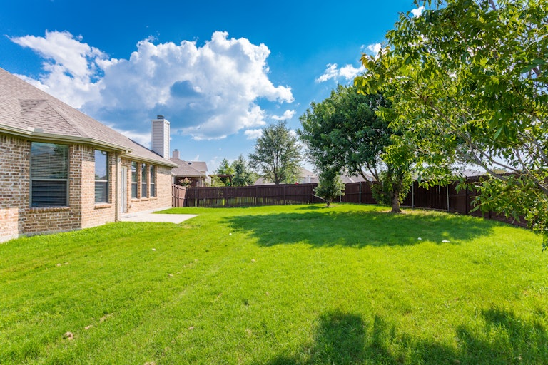 Photo 37 of 38 - 1716 Lake Wood Trl, Little Elm, TX 75068