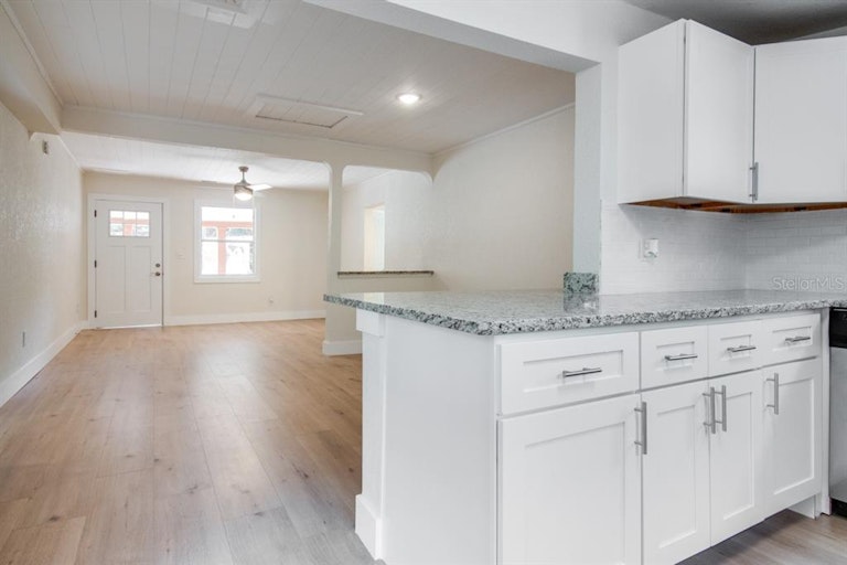 Photo 15 of 31 - 1580 Tioga Ave, Clearwater, FL 33756