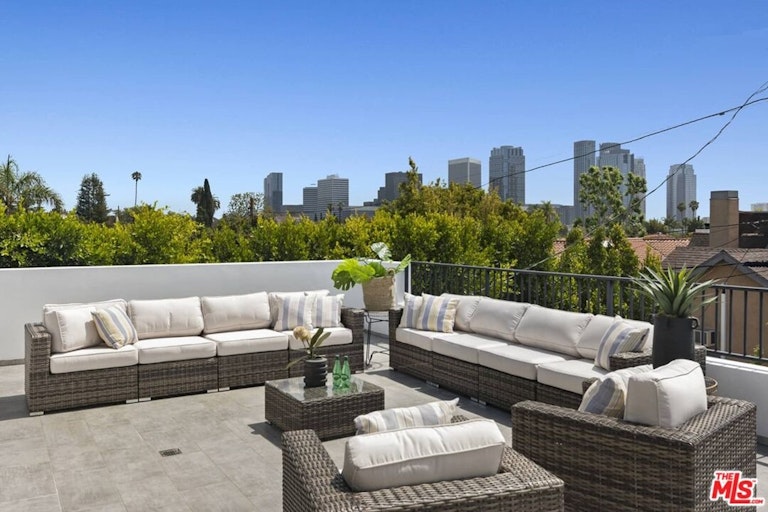 Photo 40 of 53 - 10526 Ohio Ave, Los Angeles, CA 90024