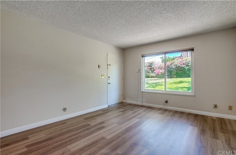 Photo 4 of 37 - 628 Pamela Kay Ln, La Puente, CA 91746