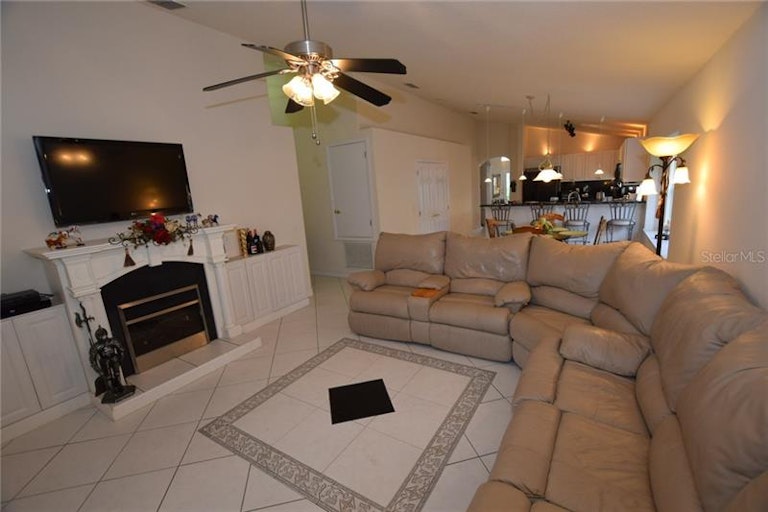 Photo 21 of 25 - 13908 Budworth Cir, Orlando, FL 32832